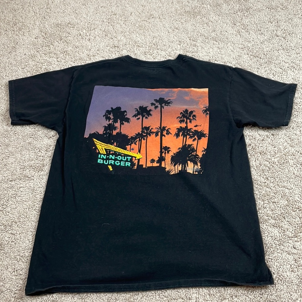 In n out burger t shirt California size medium 2017